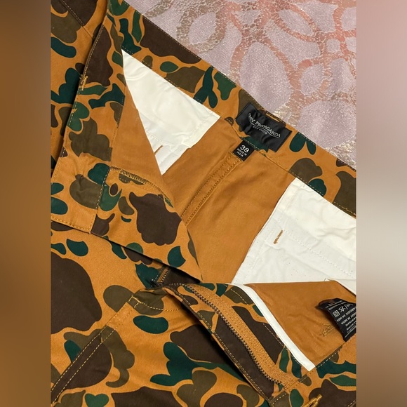 Gently Used - Obey propaganda printed shorts sized 38 - Picture 2 of 2